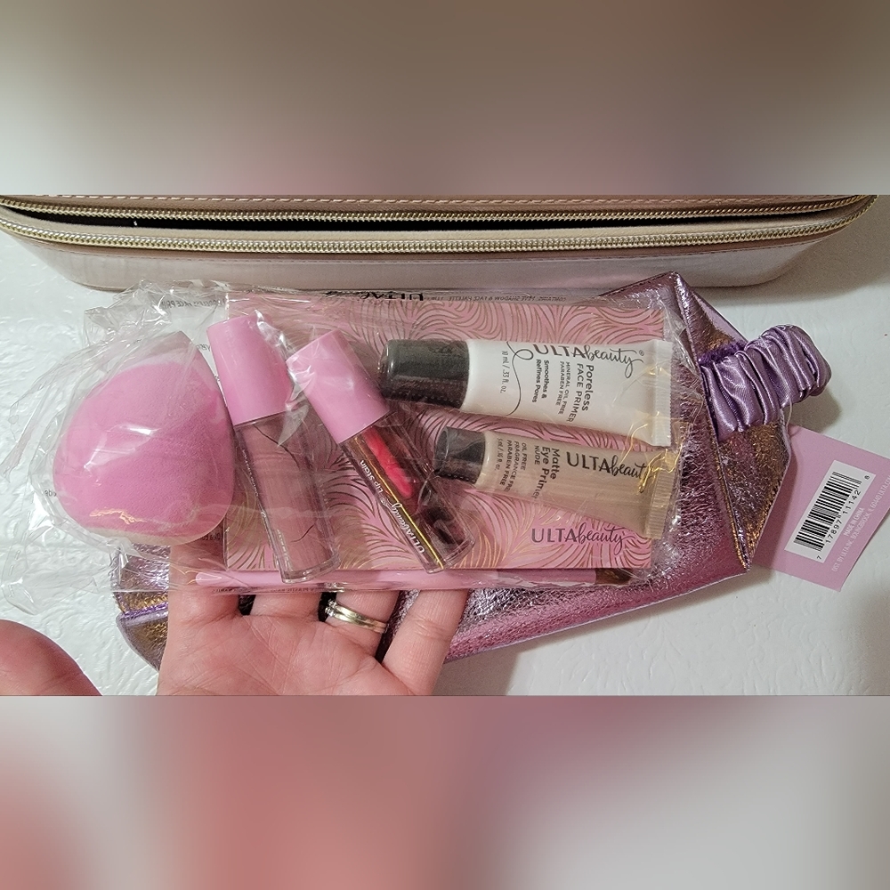 Ulta Beauty 8- piece gift set